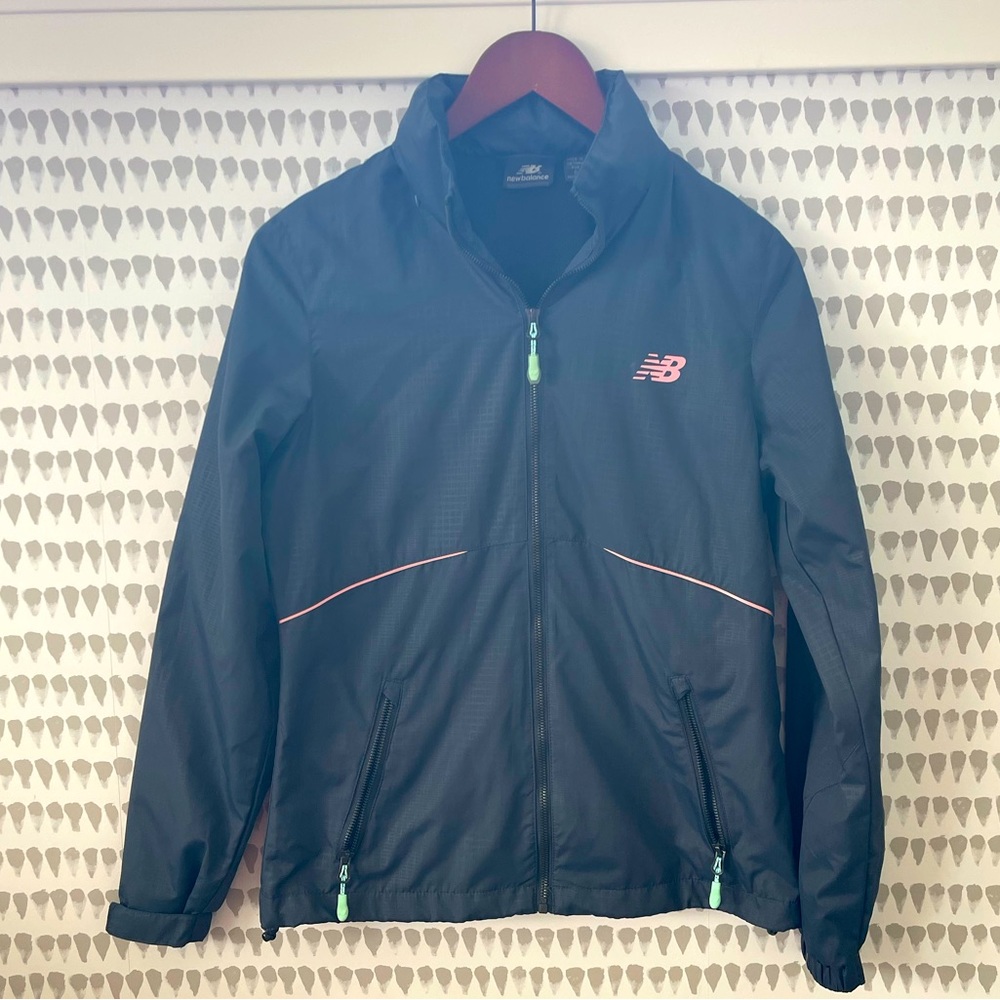 New Balance women’s rain/wind weather jacket - size small